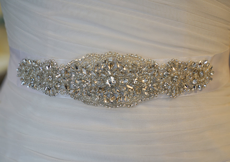 This gorgeous rhinestone belt will be definitely add a touch of sparkle and glamour to bridal or bridesmaid dress!Get this beautiful wedding belt sash for you wedding day!